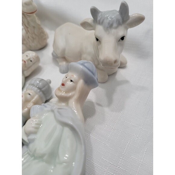 Vintage R O C Nativity Set 10 Blue Cream Jesus Mary Joseph Porcelain - Picture 13 of 15